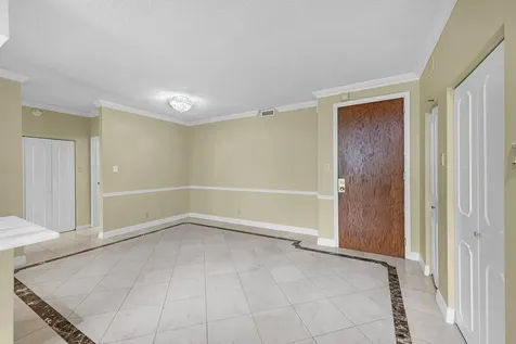 5150 Hidalgo Street 202 Houston TX 77056