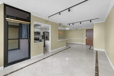 5150 Hidalgo Street 202 Houston TX 77056
