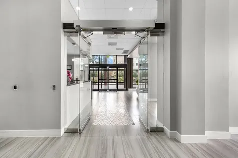 5150 Hidalgo Street 202 Houston TX 77056
