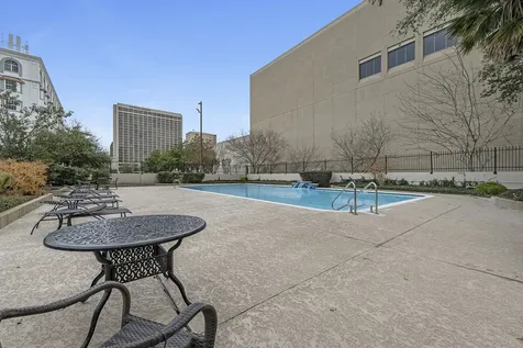 5150 Hidalgo Street 202 Houston TX 77056