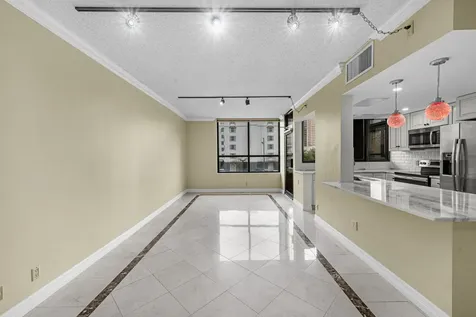 5150 Hidalgo Street 202 Houston TX 77056