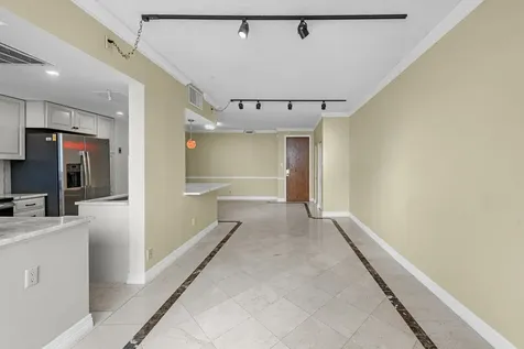 5150 Hidalgo Street 202 Houston TX 77056