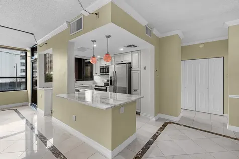 5150 Hidalgo Street 202 Houston TX 77056