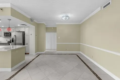 5150 Hidalgo Street 202 Houston TX 77056