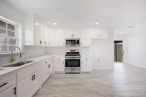 2713 Hearne Drive Pasadena TX 77502