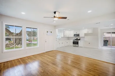2713 Hearne Drive Pasadena TX 77502