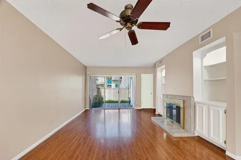 2010 Augusta Drive Houston TX 77057