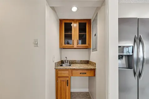 2010 Augusta Drive Houston TX 77057