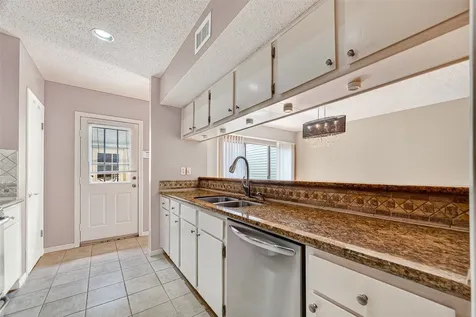 2010 Augusta Drive Houston TX 77057