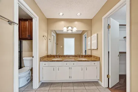 2010 Augusta Drive Houston TX 77057