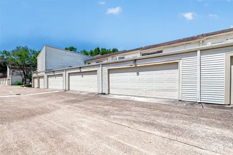 2010 Augusta Drive Houston TX 77057