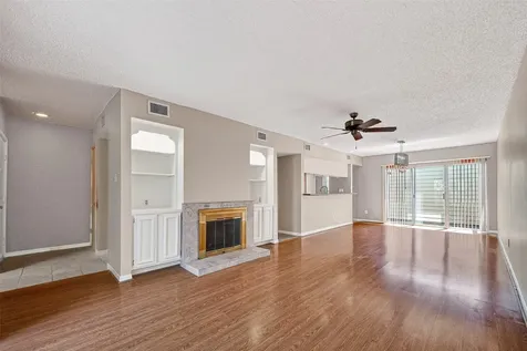 2010 Augusta Drive Houston TX 77057