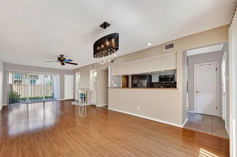 2010 Augusta Drive Houston TX 77057