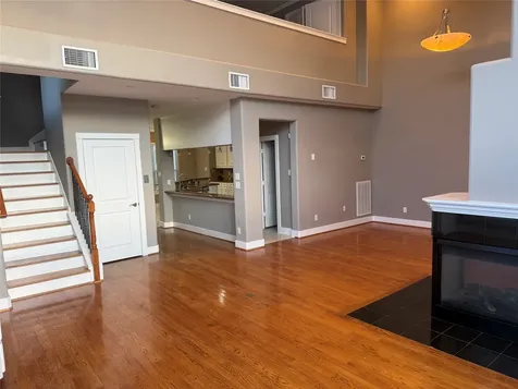 332 Asbury Street Houston TX 77007