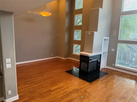 332 Asbury Street Houston TX 77007