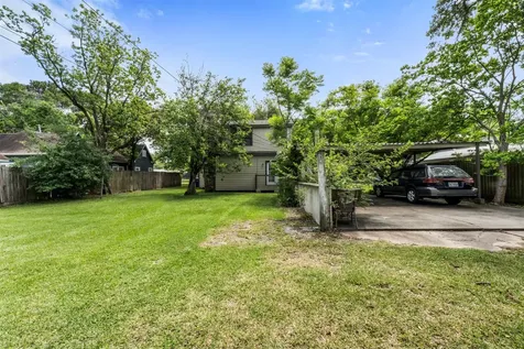 318 12th Avenue N Texas City TX 77590