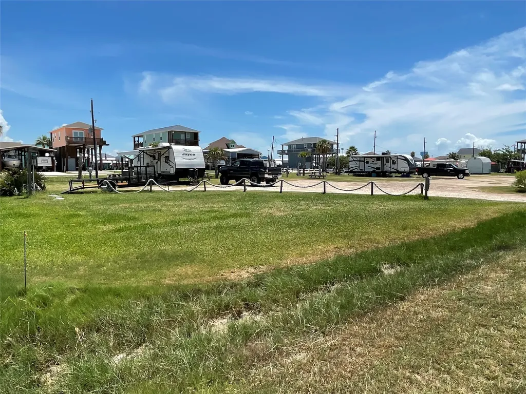 1204 N Monkhouse Drive Crystal Beach TX 77650