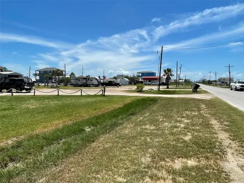 1204 N Monkhouse Drive Crystal Beach TX 77650