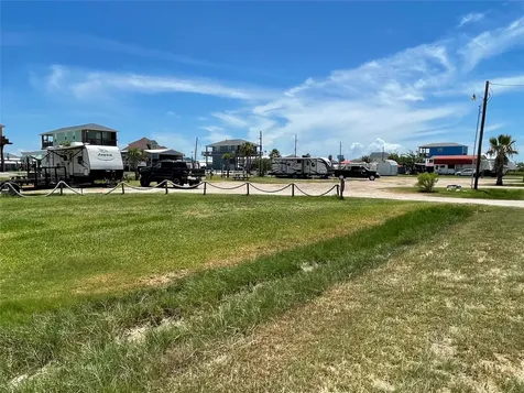 1204 N Monkhouse Drive Crystal Beach TX 77650