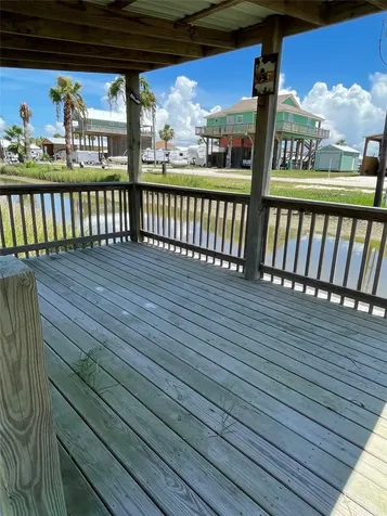 1204 N Monkhouse Drive Crystal Beach TX 77650
