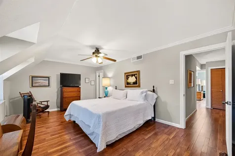 5204 Arboles Drive B Houston TX 77035