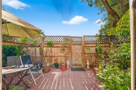 5204 Arboles Drive B Houston TX 77035