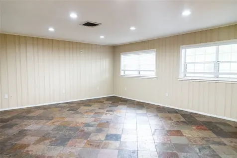 5564 Aspen Street Bellaire TX 77401