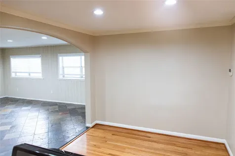 5564 Aspen Street Bellaire TX 77401