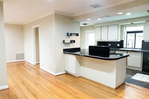 5564 Aspen Street Bellaire TX 77401