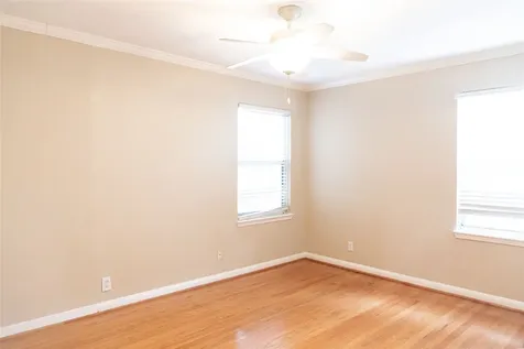 5564 Aspen Street Bellaire TX 77401