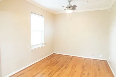 5564 Aspen Street Bellaire TX 77401