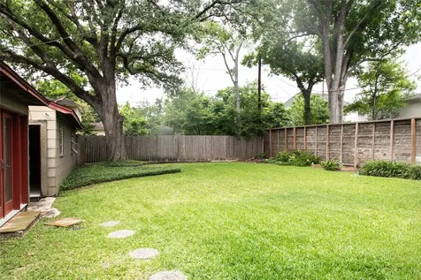 5564 Aspen Street Bellaire TX 77401