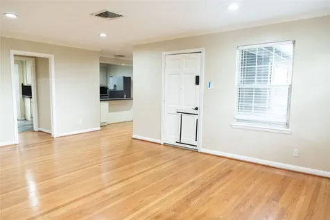 5564 Aspen Street Bellaire TX 77401
