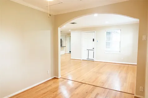 5564 Aspen Street Bellaire TX 77401