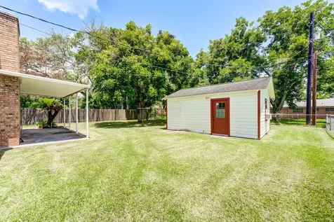 305 Yaupon Street Sweeny TX 77480