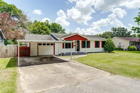 305 Yaupon Street Sweeny TX 77480