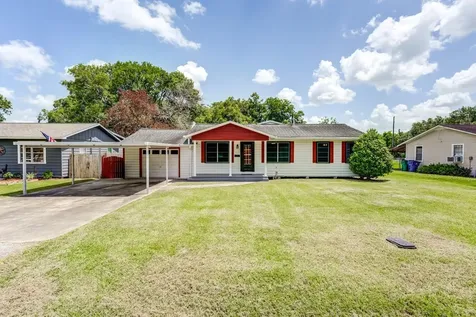 305 Yaupon Street Sweeny TX 77480