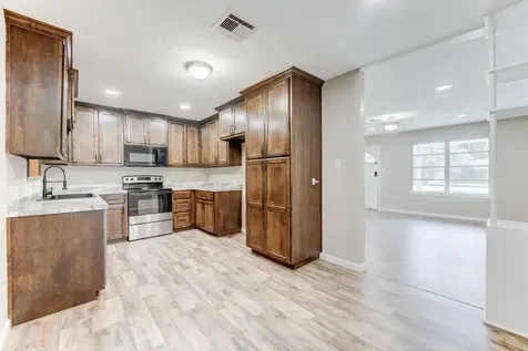305 Yaupon Street Sweeny TX 77480