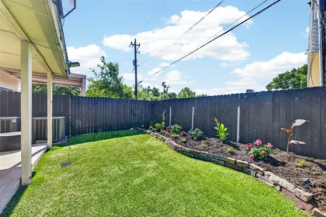 4711 Floyd Street Houston TX 77007