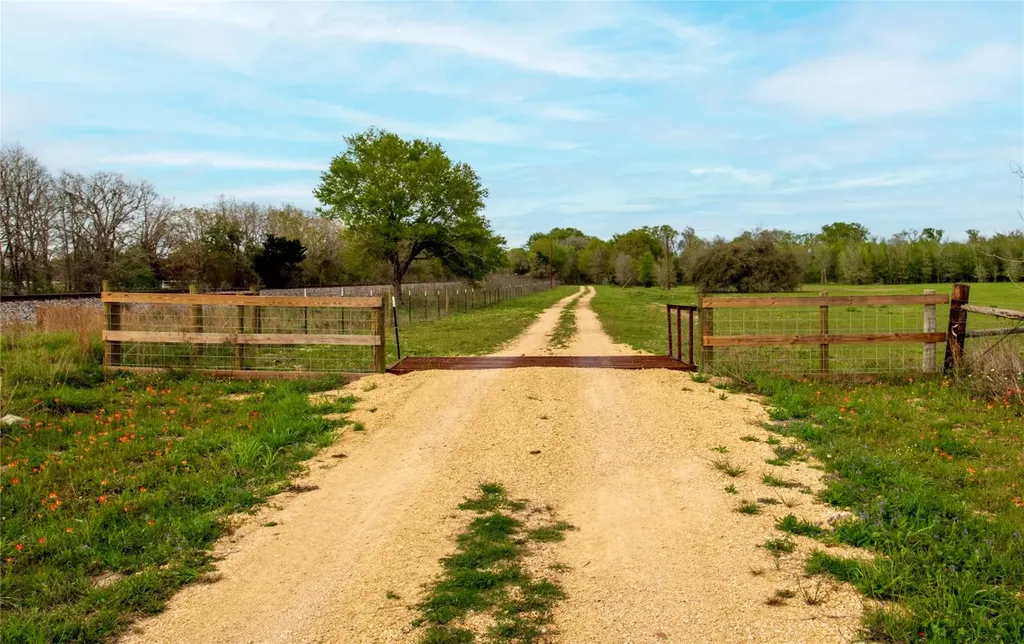 Tbd Fm-154 Muldoon TX 78949