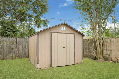 622 N 13th Street La Porte TX 77571