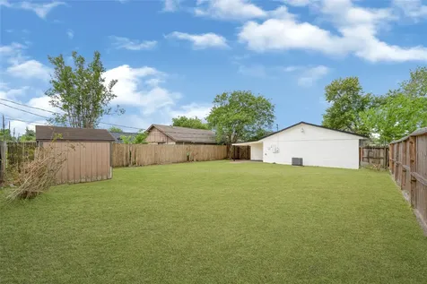 622 N 13th Street La Porte TX 77571