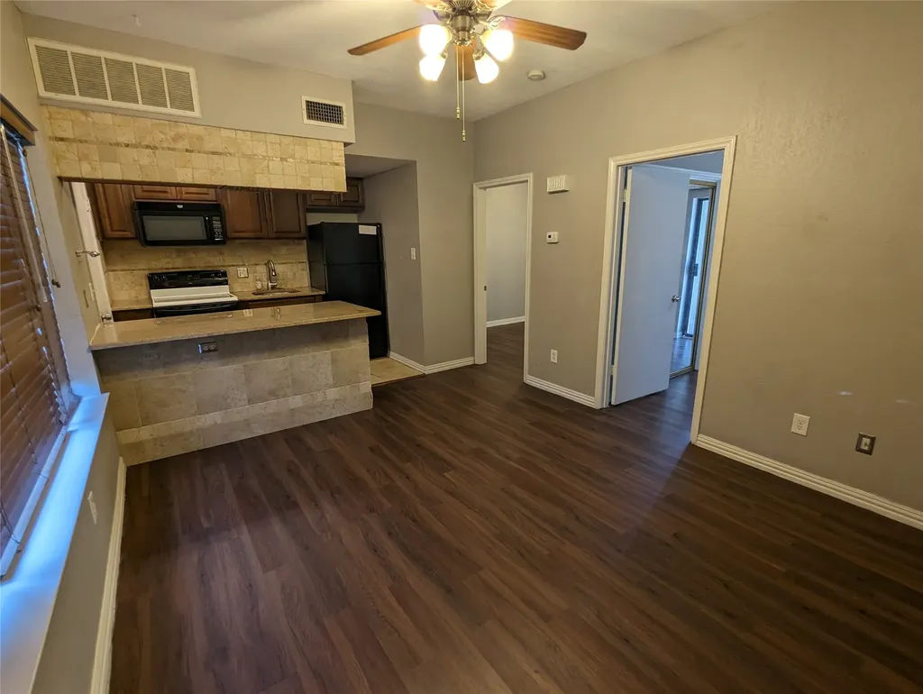601 Nelray Boulevard 3 Austin TX 78751