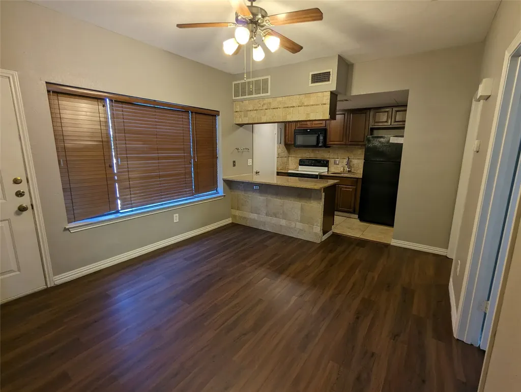 601 Nelray Boulevard 3 Austin TX 78751