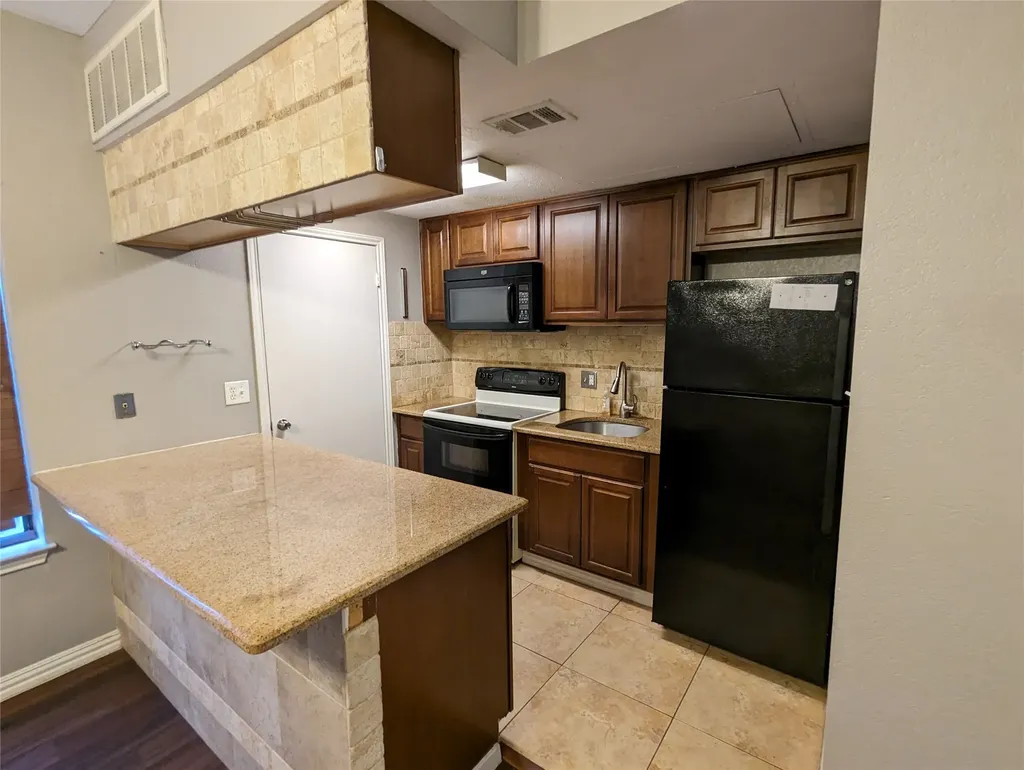 601 Nelray Boulevard 3 Austin TX 78751
