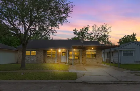 2704 Sweetgum Street Street Pasadena TX 77502
