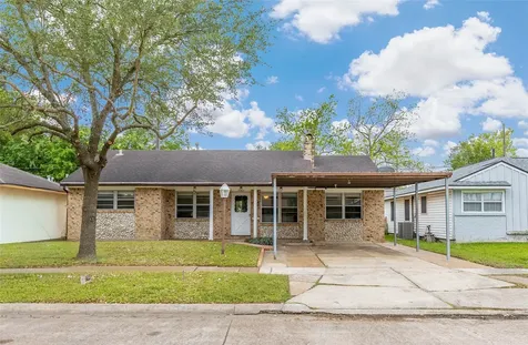 2704 Sweetgum Street Street Pasadena TX 77502