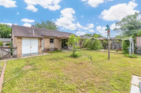 2704 Sweetgum Street Street Pasadena TX 77502