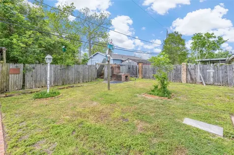 2704 Sweetgum Street Street Pasadena TX 77502