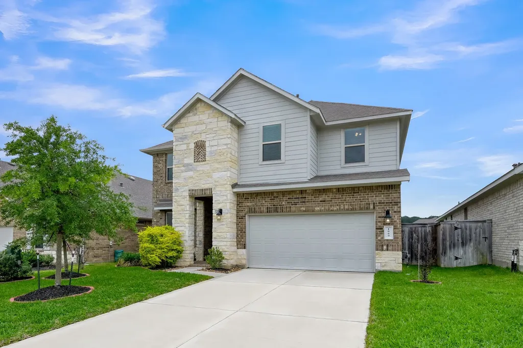 1069 Clearwood Drive Montgomery TX 77316
